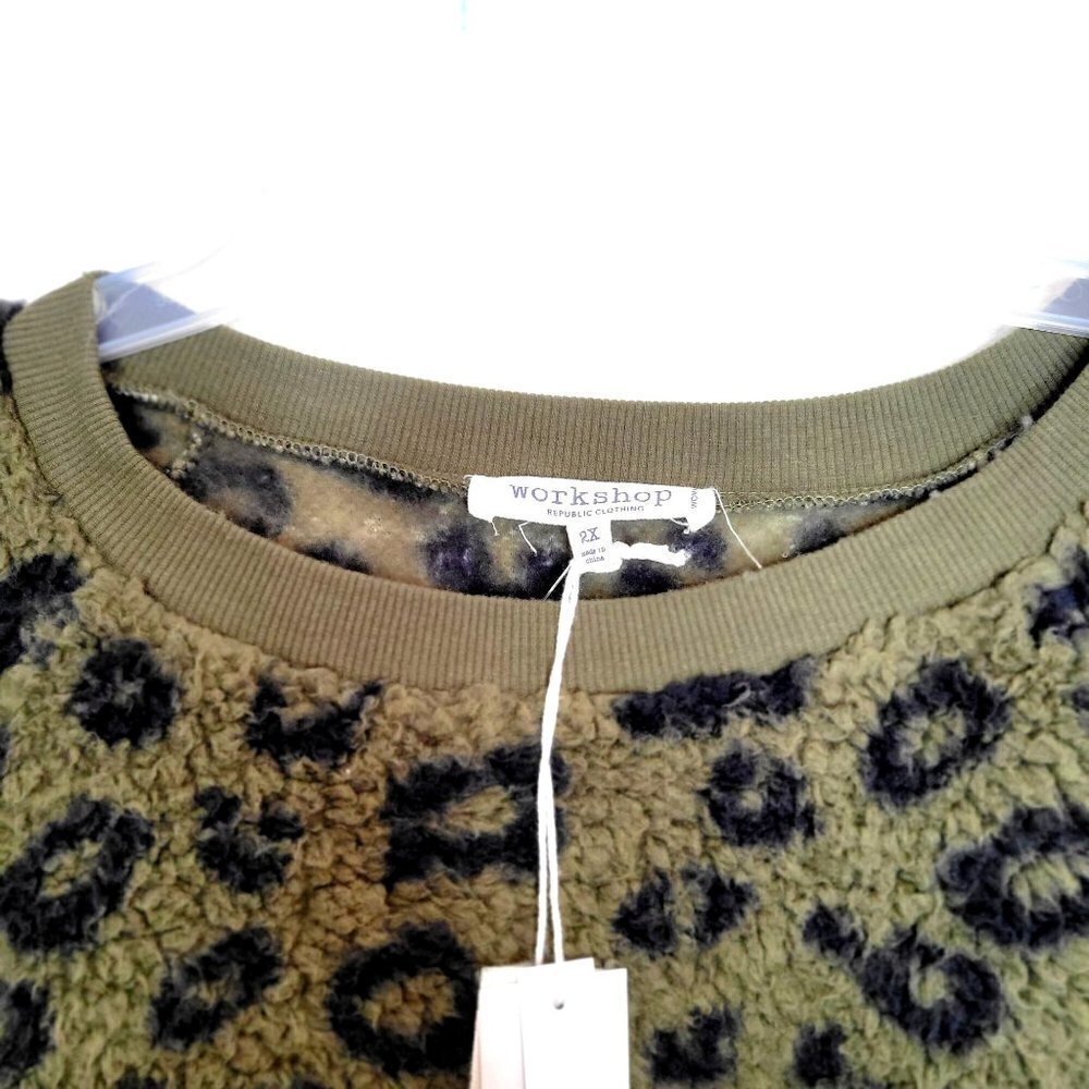 Workshop Republic Clothing Top Leopard Green Sherpa Sweatshirt Women SIze 2X - Picture 5 of 13